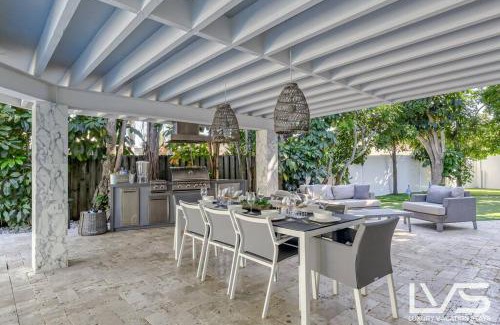 Harbour Inlet House | Cascada-Luxe Resort Heated Pool HotTub Wlk 2 Beach