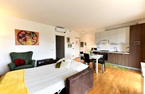 Cernusco sul Naviglio Apartment | CaseOspitali - Kikka bright bilo with balcony