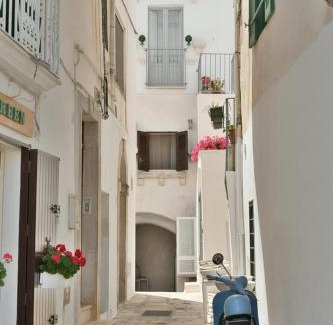 Old Town Cisternino Apartment | Casetta del vicolo orologio