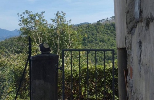 Masero House | Casetta Immersa nel Verde Della Lunigiana, Un'oasi del Sole e del Relax
