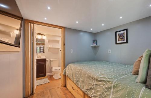 Cullowhee House | Casey Paradise Tiny Home Mountain Retreat