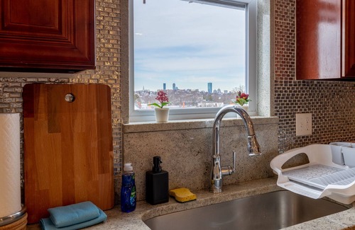 Dorchester Apartment | CASHBACK 10% - 90-Boston Spacious Convenient Apartment
