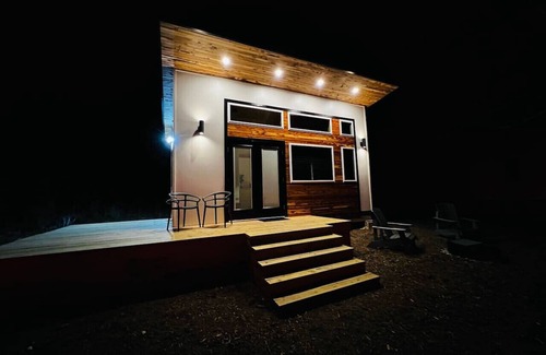 Athens House | Casita 2 · Restful Studio style Casita in nature’s escape. C2