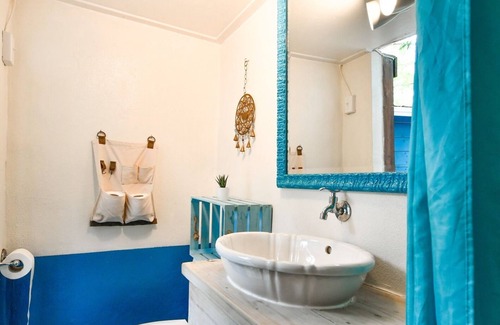 Balashi Ski Chalet | Casita Azul, Beautiful wooden cabin with garden.