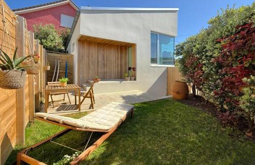 Arnados House | Casita con jardín en playa de Razo