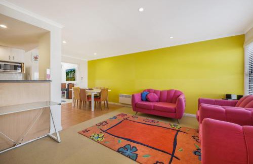 Warrnambool Apartment | Casita Del Mar - Funky apartment, close to the beach
