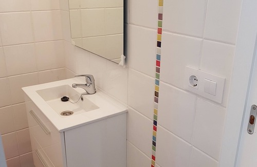 Tomino House | CASITA TUI TOMIÑO WITH GARDEN AND GARAGE