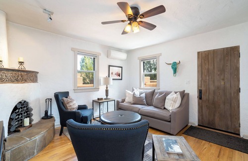 South Capitol Cottage | Casita Zorrillo