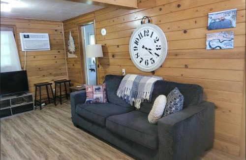 Newaygo Apartment | Castaways Cottage on Croton Pond #1