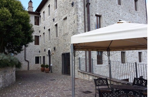Izzalini Apartment | Castello Izzalini Todi Resort "Apt 2"