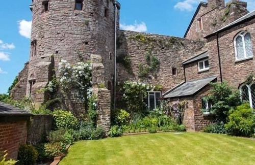 Tiverton Cottage | CASTLE BARTON, family friendly, luxury holiday cottage in Tiverton