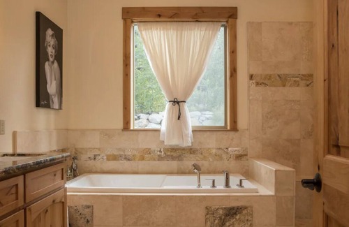 Mountain View Estates Ski Chalet | Castle Cabin - Custom Vacation Home