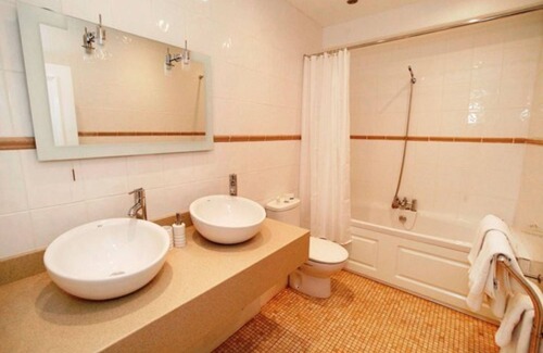 Neath Hotel | Castle Hotel