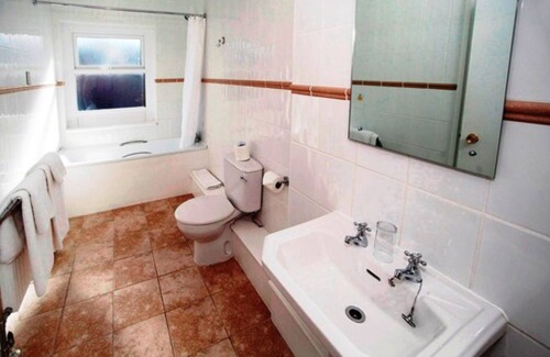 Neath Hotel | Castle Hotel