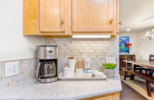 Castle Rock House | CASTLE ROCK - EXPLORERS WONDERLAND-WALK TO DOWNTOWN!