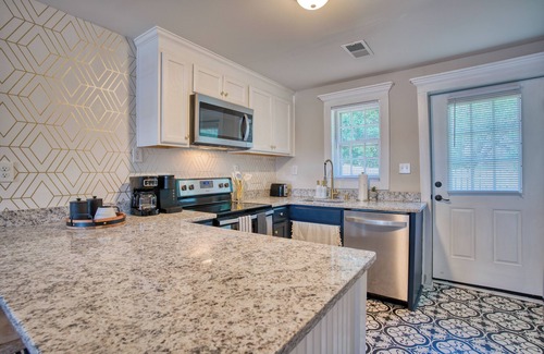 Wilmington House | Castle Street Retreat - Steps From Downtown Wilmington