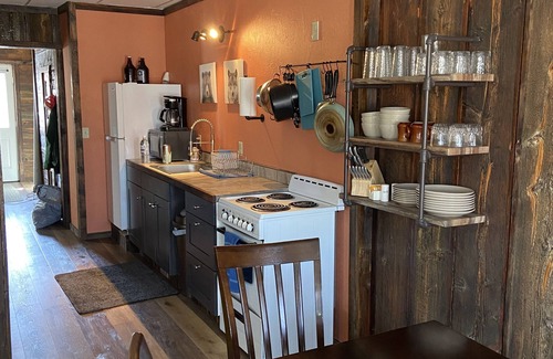 White Sulphur Springs House | Castle View Loft Downtown WSS