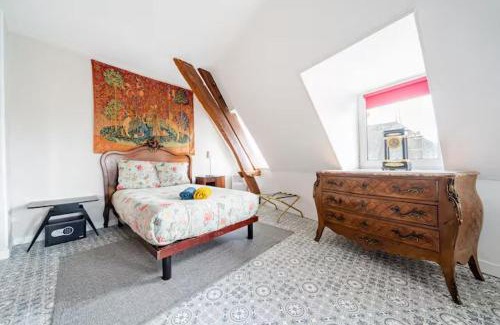 Carrouges Apartment | Castle View Bright Duplex