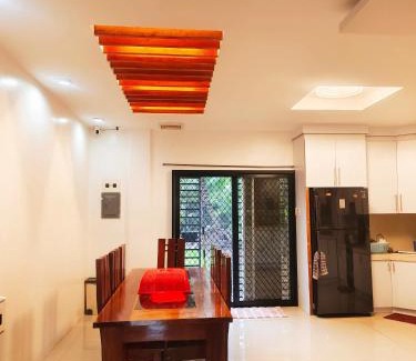 Valencia House | Castro's Hideway Residence