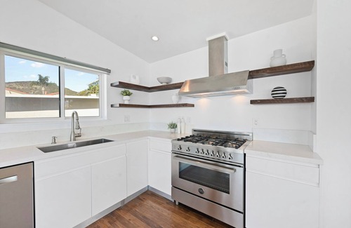 South Laguna House | Catalina Ocean View- Walk to Laguna Beach - View from Every Room and Floor