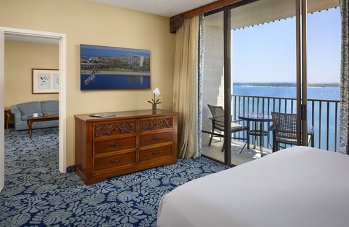 Crown Point Resort | Catamaran Resort and Spa