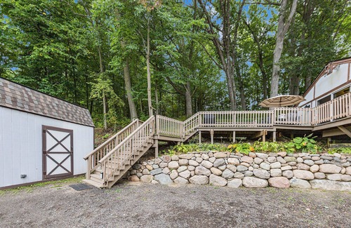 Cloverdale Cottage | Catch a sunrise and a sunset or. a fish!