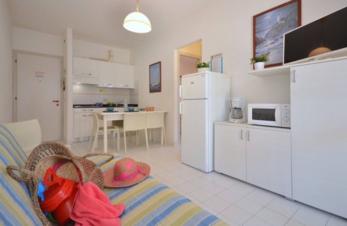 Bibione Apartment | Catch the Breeze – Modern Beach House Moments from the Sea