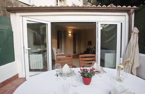 Santiago de Compostela Apartment | Catedral Suites Bajo with Garden