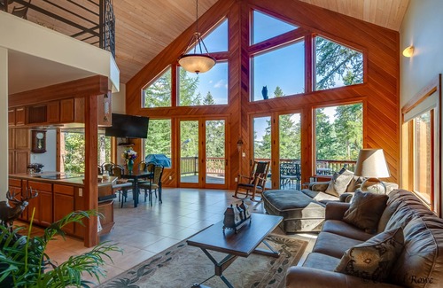 Lakeside House | Cathedral in the Pines near Flathead Lake, 2800 Sq Ft