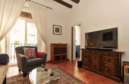 El Born Apartment | Cathedral View in Born - Location, location, location!