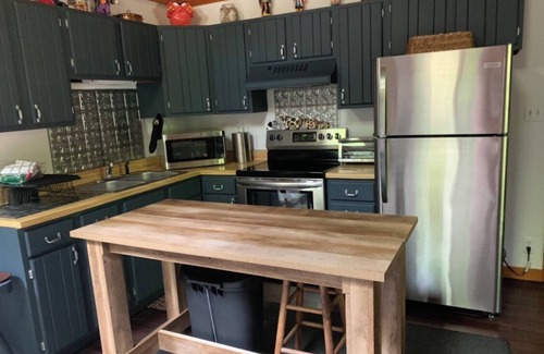 Andes Cabin | Catskill Mountains Lakeside Cabin in the Catskill Preserve