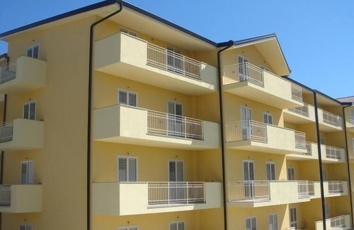 Marina di Caulonia Apartment | Caulonia Marina apartment with AC & swimming pool only 5 minutes to the beach!