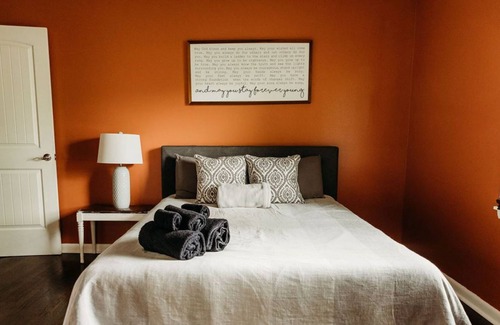 Rock Island House | Cavernland Cottage - Cozy & modern home w/in minutes of Rock Island State Park!