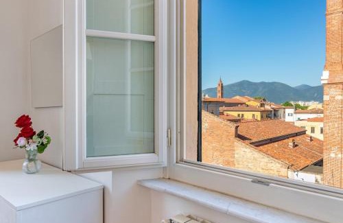 Pisa City Centre Apartment | -Cavour 8- 3 rooms with views - near the Tower