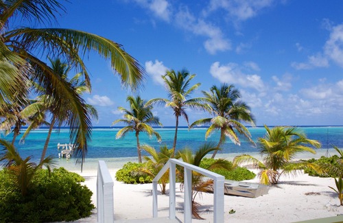 Colliers Bay House | Cayman Beach House - New Swimming Pool !