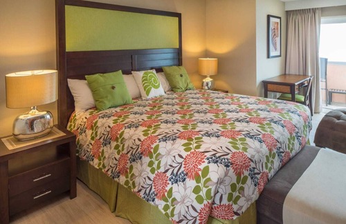 Colliers Bay Resort | Cayman Islands Oceanfront 2 Bedroom Suite