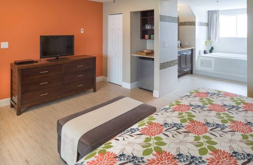 Colliers Bay Resort | Cayman Islands Oceanfront 2 Bedroom Suite