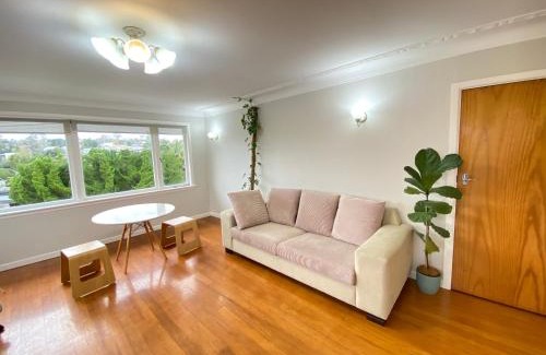 Remuera House | CBD Budget room