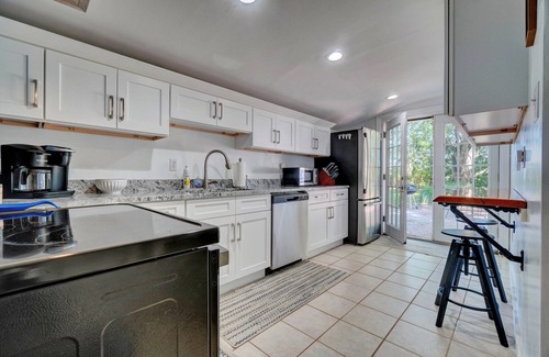 Cape Charles House | CC Cottage is a charming home on a large lot close to Town, away from crowds