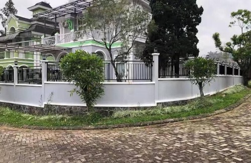 Cipanas Villa | (CC7-6) Exclusive Villa -4 bedrooms,private pool