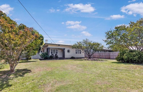 Bairnsdale House | Cearc House - Centrally Located within the Bairnsdale Golden Triangle