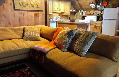 Longbranch Cabin | Cedar A-Frame with sunset views over the cove