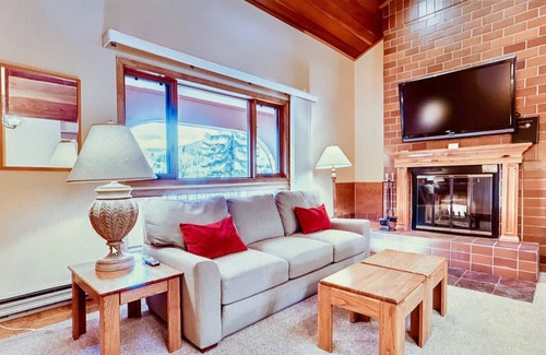 Vail Condo | CEDAR AT STREAMSIDE CONDO AVAIL THANKSGIVING WEEK