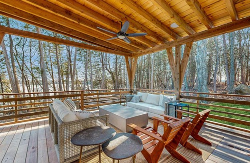 Charlotte House | Cedar Beach Lakehouse