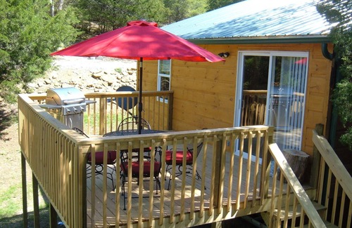 Newport Cabin | CEDAR CREST CABIN NEAR DOUGLAS LAKE. 30 MILES AWAY FROM GATLIN BURG.