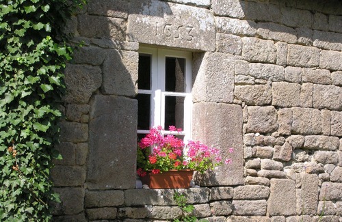 Guern Cottage | Cedar, Les Verts Paturages.