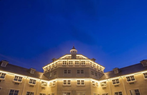 Sandusky Hotel | Cedar Point Hotel Breakers