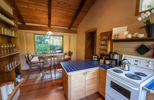 Tofino House | Cedar Surf-Rainforest Paradise