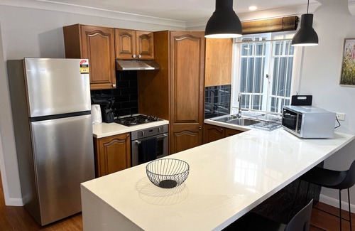 Greenslopes House | Cedar Trees, Lower 2BR Pets