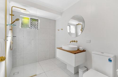 Palm Cove Apartment | Cedar Villa - A Designer Pool House by the Beach